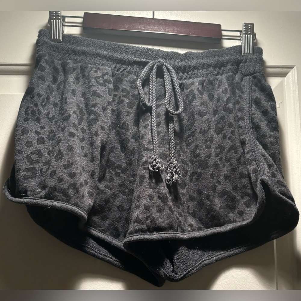 Leopard jogger shorts